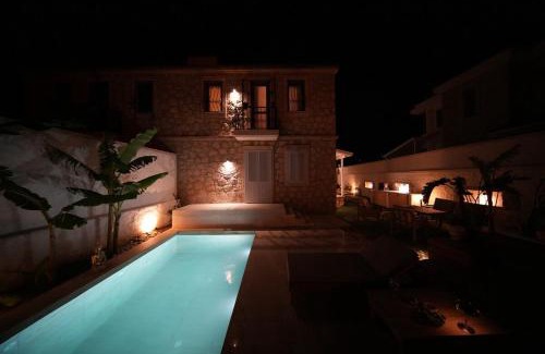 Alacati Villa | Alaçatı'da Saunalı Jakuzili Villa