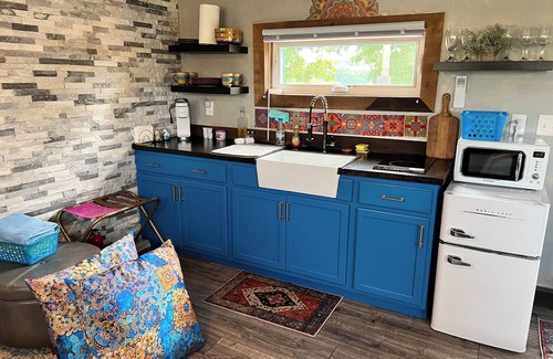 Creola House | Aladdin Inspired Fairytale Cabin Hot Tub 3 miles from Hocking Hills State Park