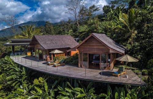 Penebel Ski Chalet | Alam Mountain