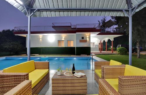 Bhiwadi Villa | Alaya Stays 4BHK Farmhouse with Pvt Pool & Garden - Manesar