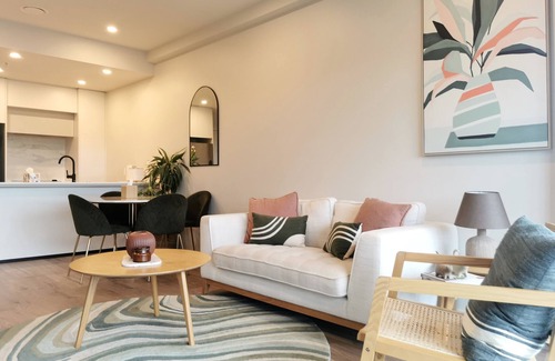 Albany Apartment | Albany Centre - 2 Bedrooms with Free Carpark - Walk to mall and Bus station