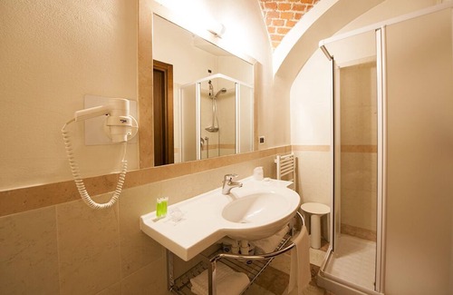 Pollenzo Hotel | Albergo La Corte Albertina