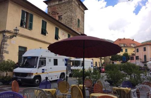 Casella Hotel | Albergo Magenta