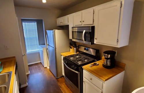 North Star House | Alderbrook Place in NW Austin 2 BR 1 BA (Family Park Nearby) Pet Stays for Free!