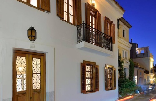 Plaka Apartment | Aldis Plaka Mansion by K&K
