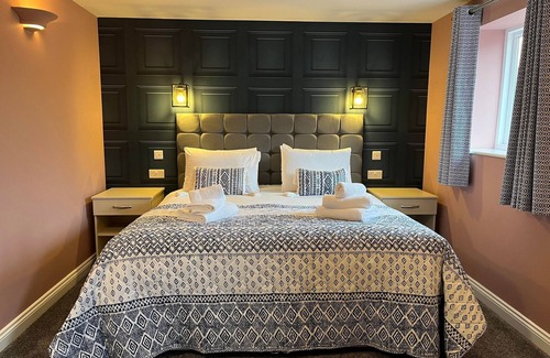 Putley Hotel | Alexander Park Resort