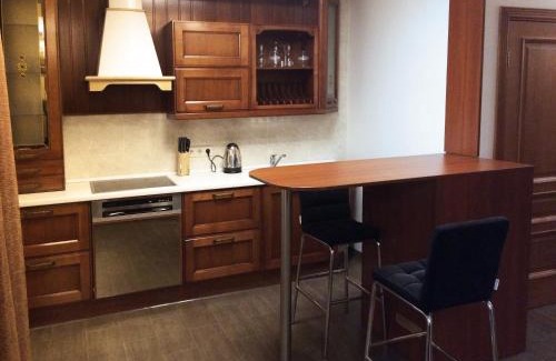 Solomjanskyj Apartment | Alexandra Apartments Industrial Bridge