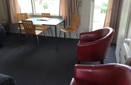 Alexandra Hotel | Alexandra Garden Court Motel