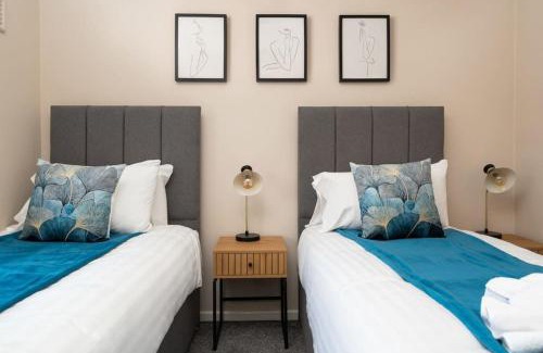 Bamber Bridge House | Alexandra - WiFi Parking Garden