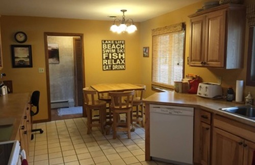 Alexandria House | Alexandria - Lake Cowdry - 100' Sand Bottom Beach, 4 BR, 3 BathnLic# 1879