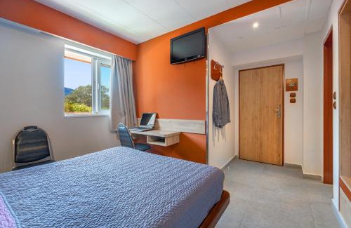 Skaramangas Hotel | ALFA HOTEL