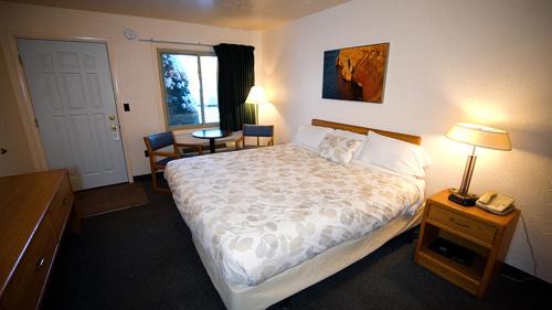 Wetmore Hotel | Alger Falls Motel