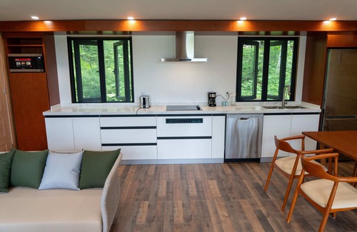 South Algonquin Cabin | Algonquin's Edge Resort | Waterview 4