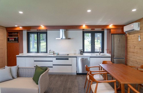 South Algonquin Cabin | Algonquin's Edge Resort | Waterfront 6