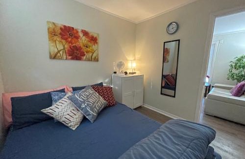 Highlands East Apartment | Algonquin S Lakeview 3BR H-Tub W-Stove Sandy Beach