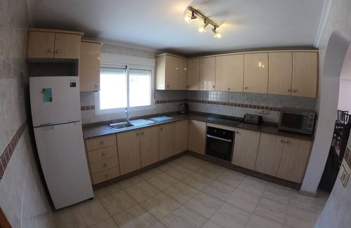 San Fulgencio Villa | Alicante Villa With Air-con and A Private Pool With Large Secure Tiled Sun Area