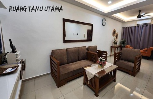 Bukit Baru House | AliyaRoseMuslim Homestay