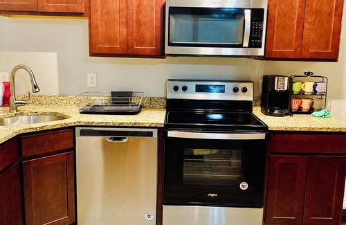 Latonia House | All essentials Amazing 3 bedroom 5 beds 1.5 baths with parking in Covington KY