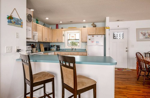 Holden Beach House | "All Good" Oceanfront 2 bedrooms, 2 bathrooms.