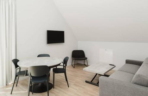 Lidingo Apartment | All in one Loft with Balcony and Free parking