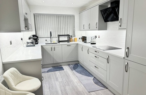 Bodelwyddan House | All-Inclusive Getaway | Free WiFi | Fully Ready | Stress-Free Arrival!