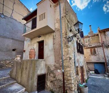 Civitella San Paolo House | All-Inclusive Castle House Near Rome