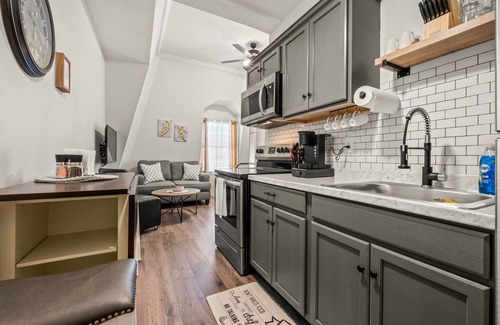 Wallingford Center Apartment | All New Fully Furnished Cozy Studio