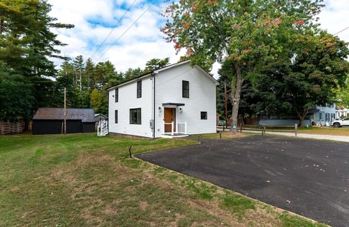 North Conway House | All New Retreat Walk to Village, Fire Pit, WiFi