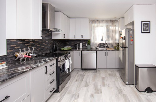 Kazabazua Cottage | All - Season Cozy Retreat Nestled In The Heart of The Village