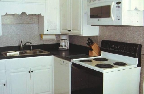 Milan House | All Seasons Country Home, Close to Lake Erie Activities