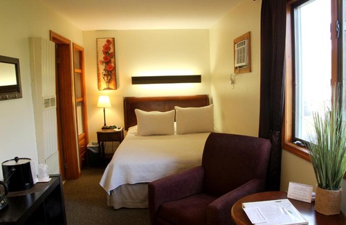 Town of Scriba Hotel | All Seasons Inn