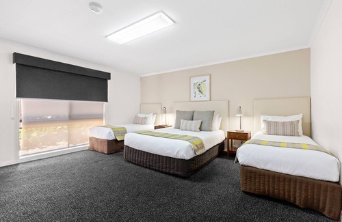 Strathdale Hotel | All Seasons Resort