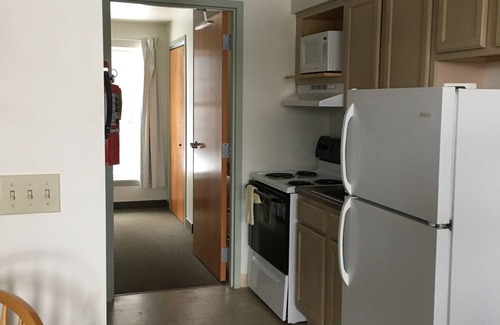 Lewisburg Hotel | All Suites Inn Budget Host