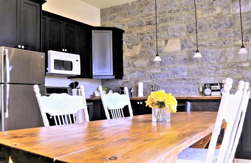 Kingston Apartment | All Suites Whitney Manor