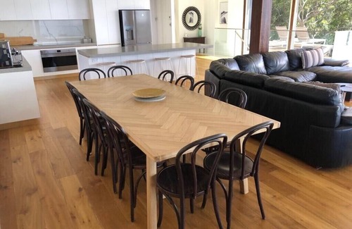 Otford House | All The Views - Ocean & Bush with Heated Infinity Lap and Play Pool