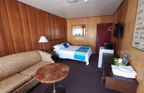 Port Severn Hotel | All Tucked Inn
