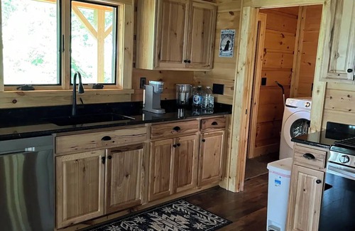 Caldwell Cabin | Allegheny Cabin 3Bed/2Bath, near Greenbrier resort and golfing.nn