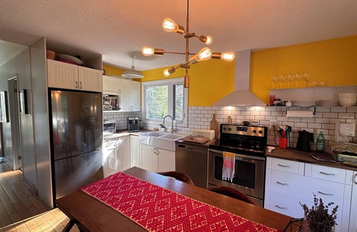 Wasaga Beach Cottage | Allenwood Beach Family Cottage