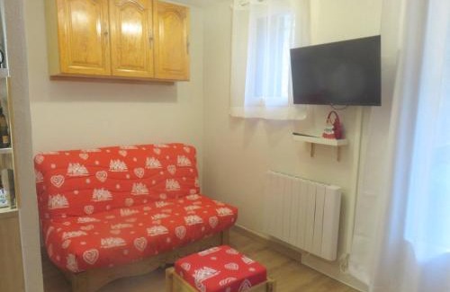 Allos Apartment | ALLOS village STUDIO cosy avec balcon