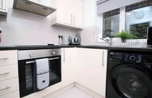 Pentre House | Alma Cottage Rhondda Valley by StayStaycations
