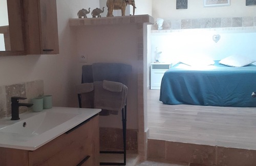 Roche-Saint-Secret Bed & Breakfast | Alma Bella -Parent suite with private indoor heated pool