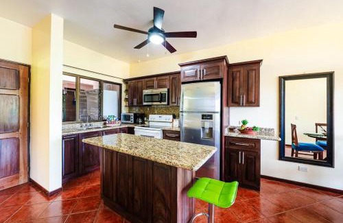 Playa Ocotal House | Almendros 35