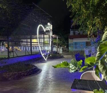 Ad Dakhiliyah Governorate Ski Chalet | Almirarest