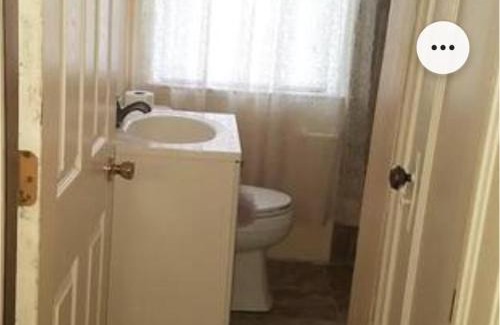 Greenspring House | Almost Downtown, Fully Furnished Move-in Ready Rooms, Near Sinai Hospital, Train access to John Hopkins and other Hospital, Everything include