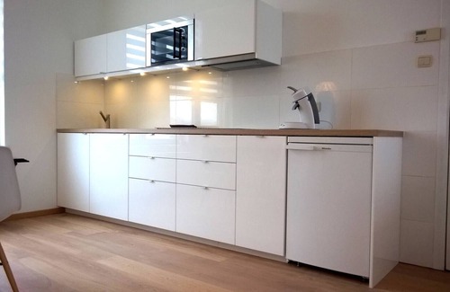 Brussels Apartment | Almost White, Near Train, Metro n7688