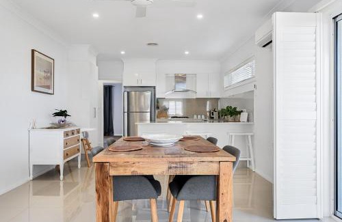 Bletchington House | Aloe Vera Retreat - Close to Gardens & Wineries