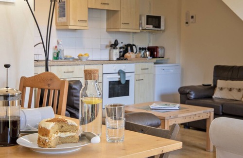 Denstone House | Alpaca Cottage - Alton Towers