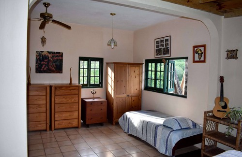 Jack's Hill Bed & Breakfast | ALPHA AND OMEGA ROOM