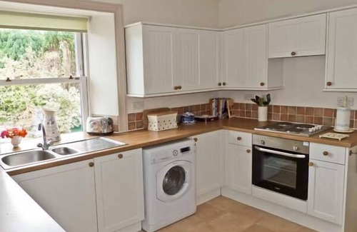 Reeth Apartment | ALPINE COTTAGES NO. 4, pet friendly, luxury holiday cottage in Reeth
