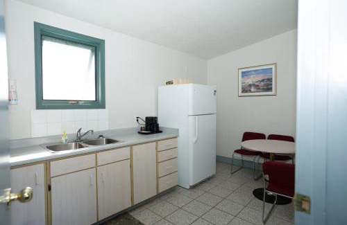 Valemount Hotel | Alpine Inn